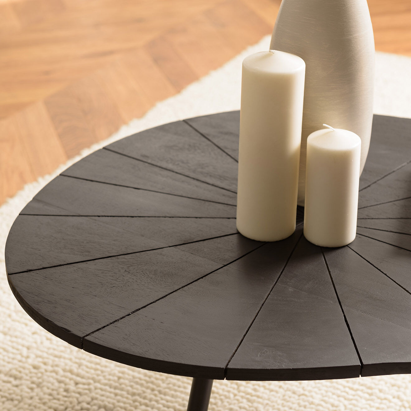 Macabane Table basse ovoïde plateau texturé James noire - 122x73x37 cm