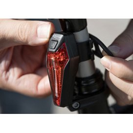 Feu arrière LED pour vélo avec fonction de feu stop