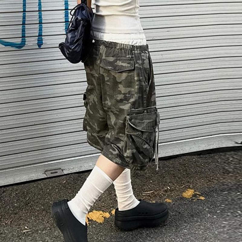 Honet - Camouflage Cargo Shorts met lage taille en wijde pijpen