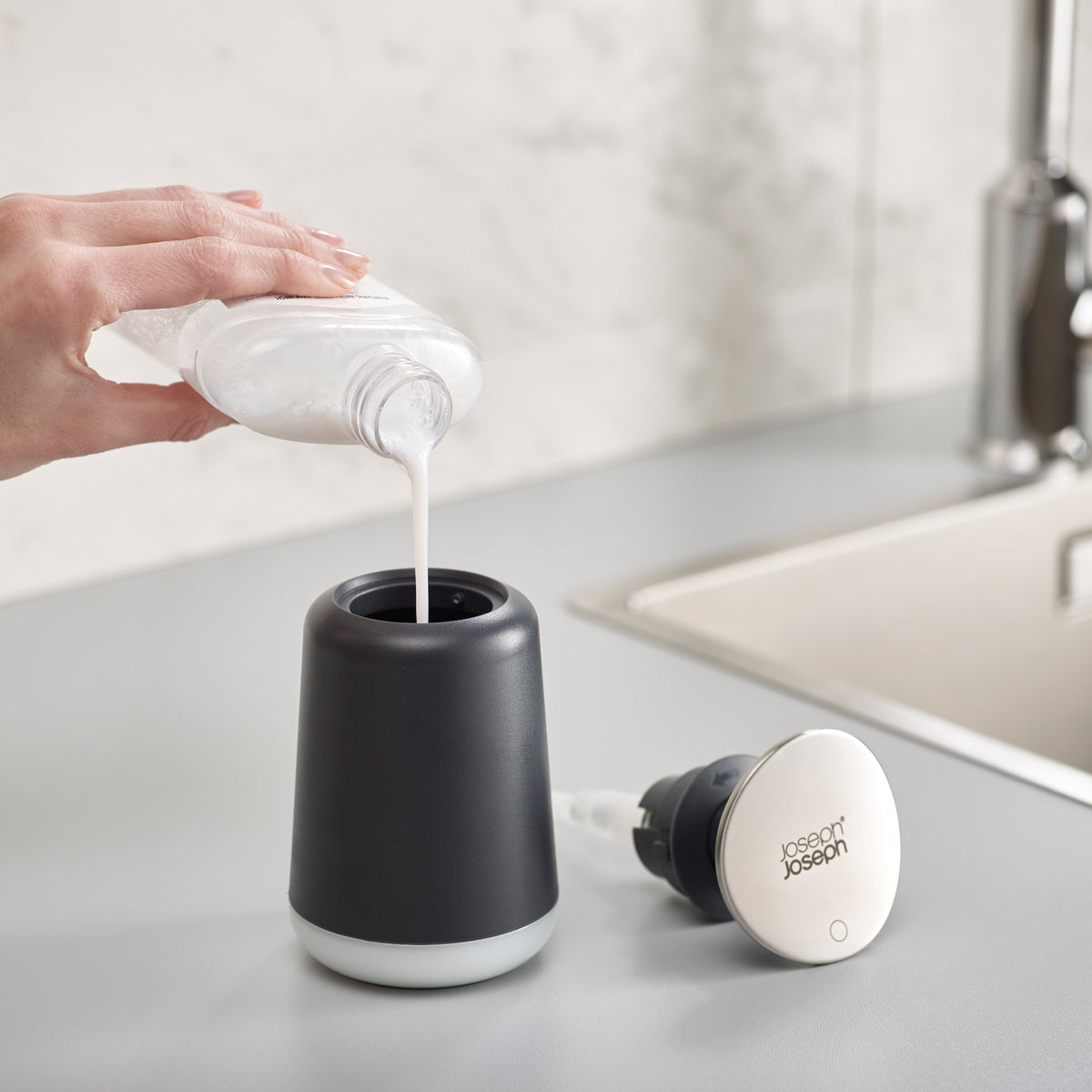 Joseph Joseph Presto Zeepdispenser