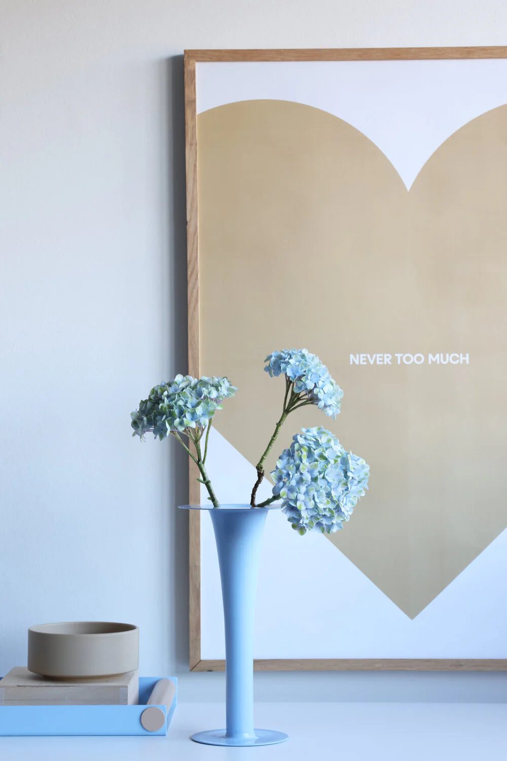 Design Letters  Trumpet 2-in-1 vase & lysestage, blå - H24 cm