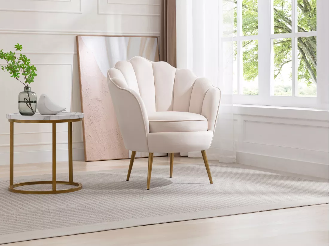 Fauteuil coquillage en velours beige LALEA