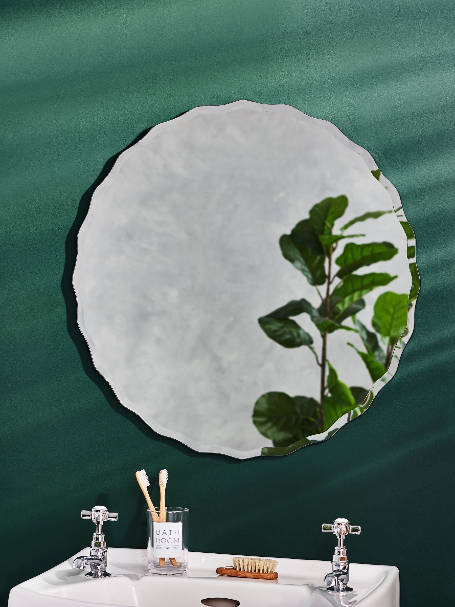 Ronde geschulpte wandspiegel 60x60cm