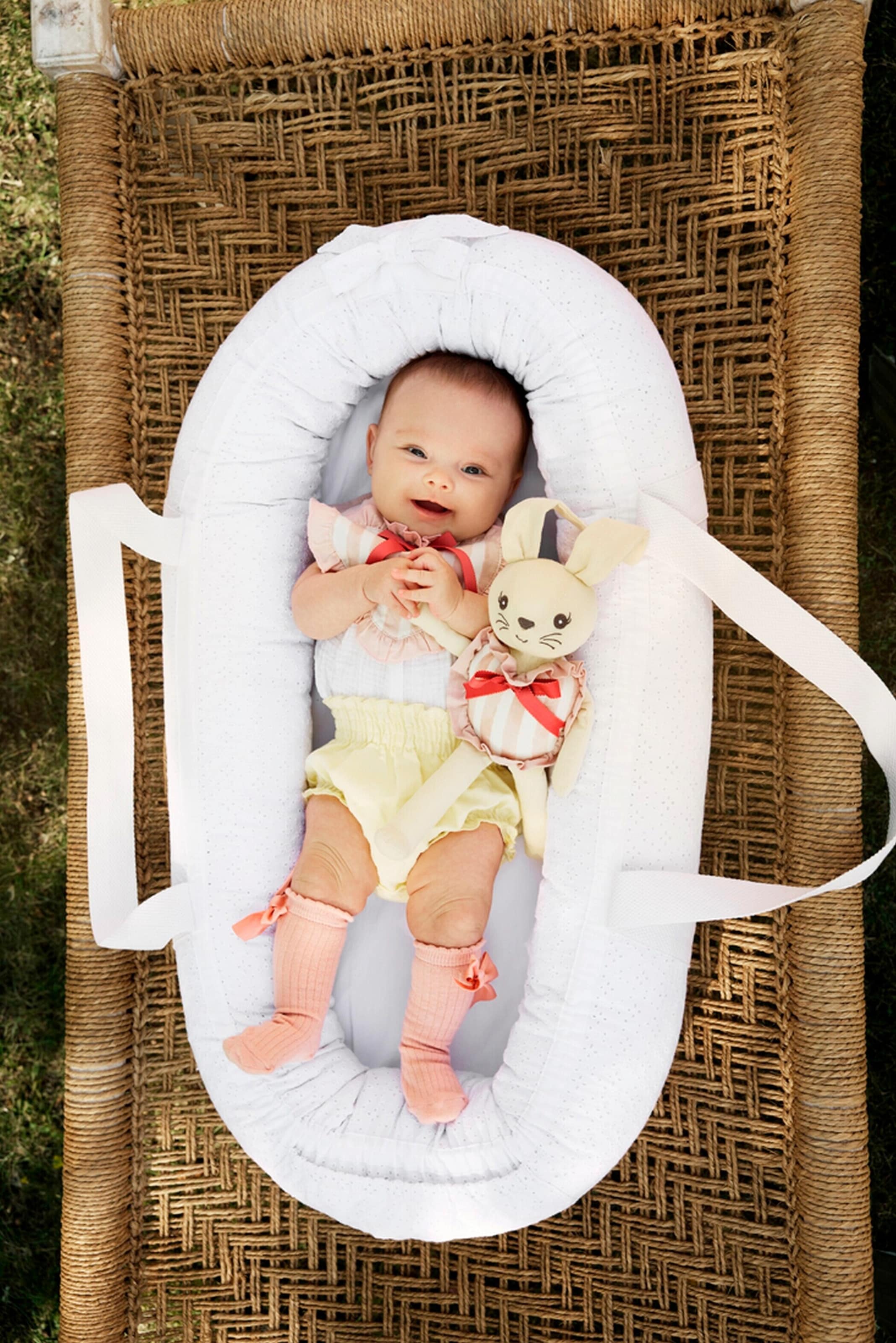 Elodie Babynestchen tragbar - Embroidery Anglaise weiß