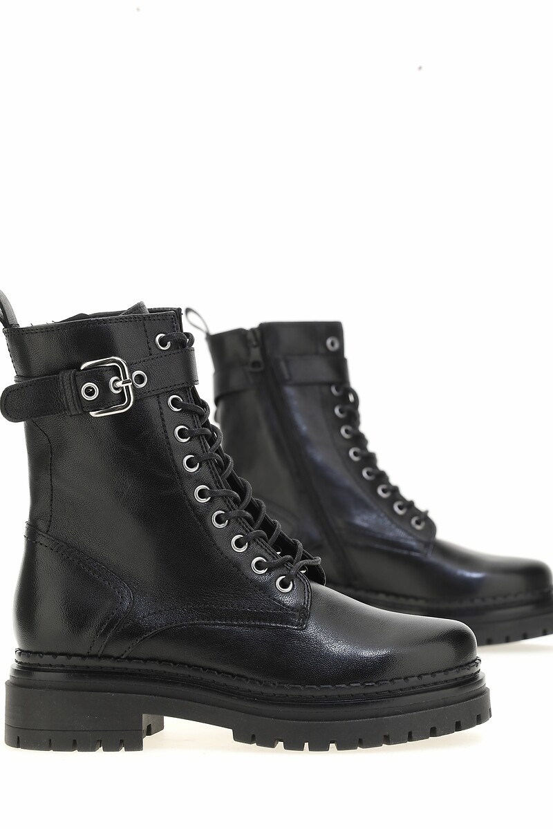 MJUS<br>Botas de couro com cadarços