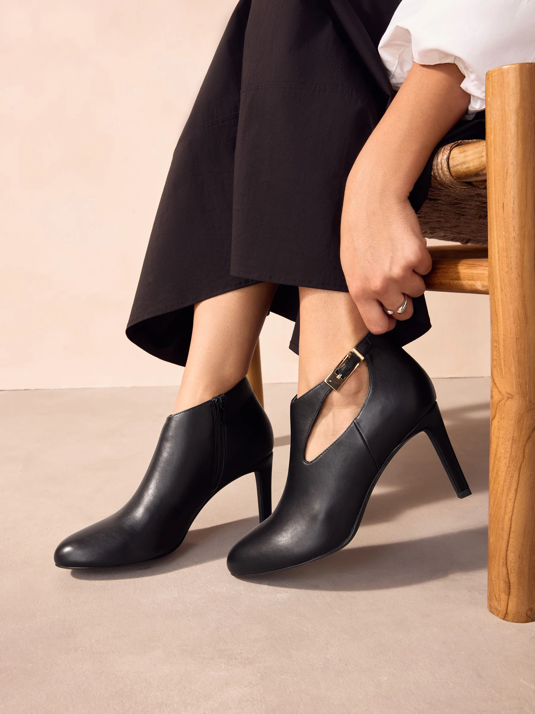 Zwart - Forever Comfort® - Schoenlaarsjes met open zijkanten