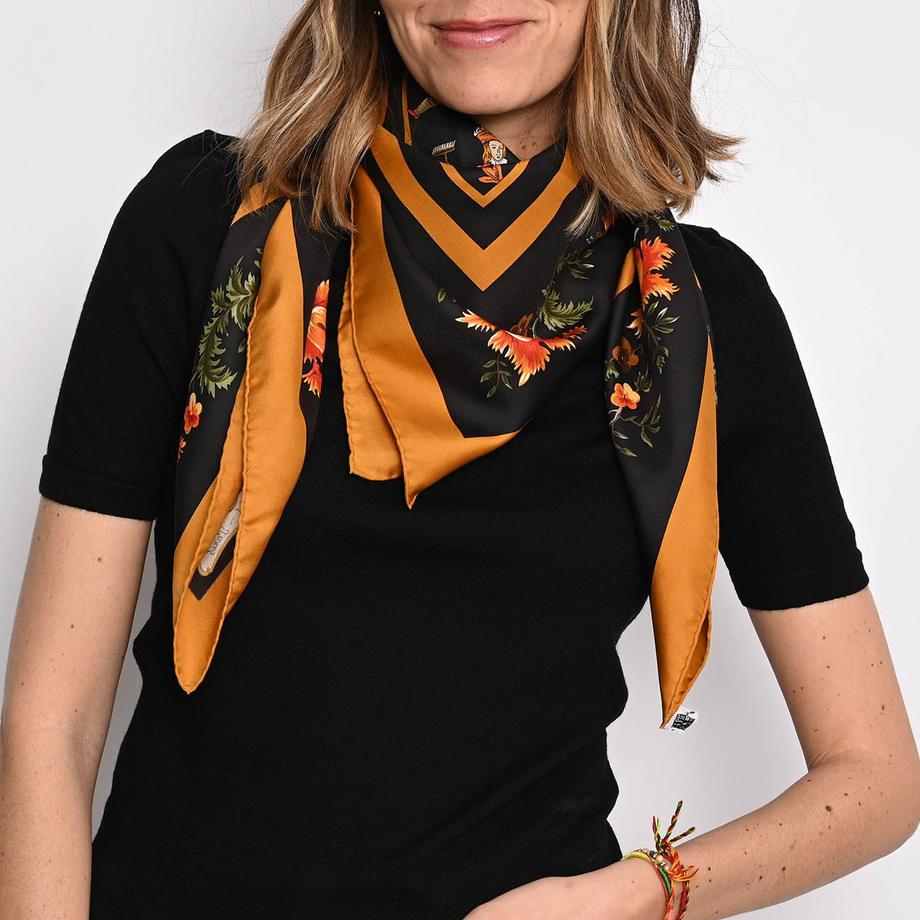 Hermès Carré de Soie Les jardiniers du Roy noir/orange - Très bon état - 90x90 cm