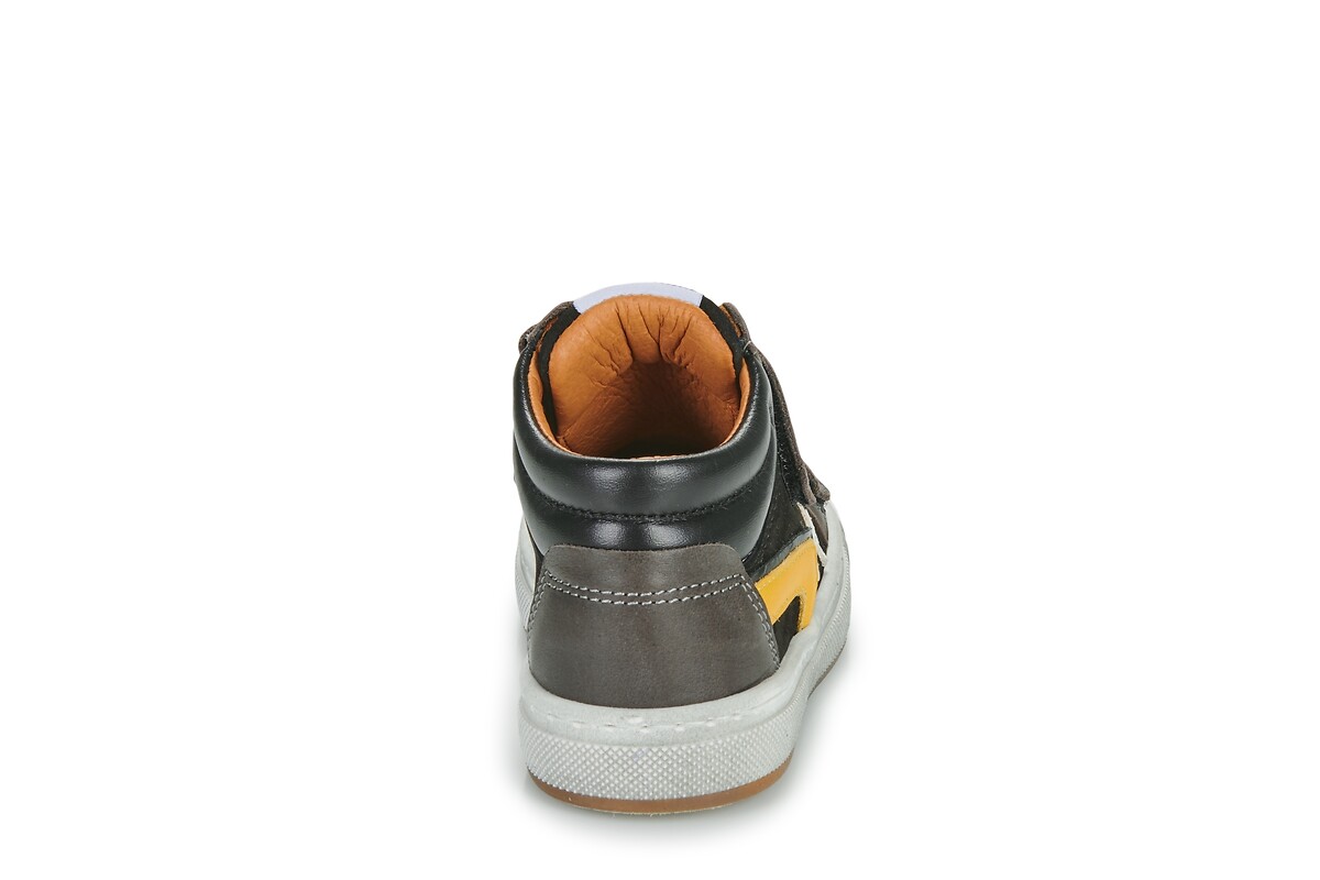 GBB<br>Tênis de cano alto em couro com velcro Manuel