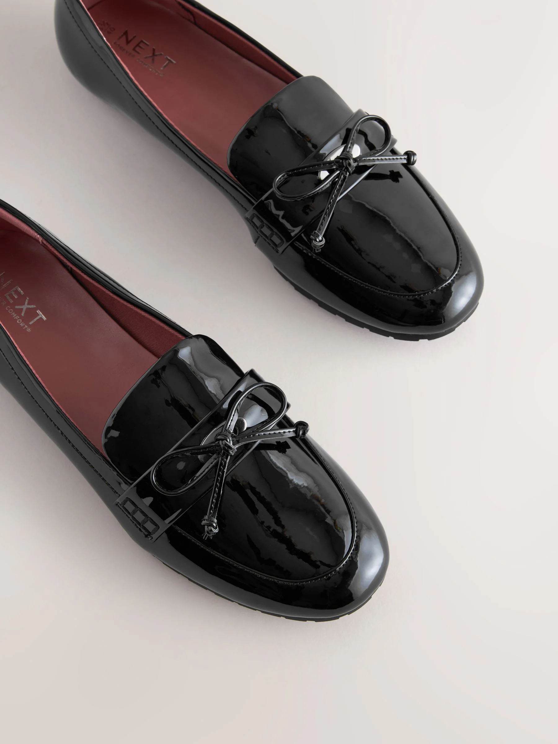 Zwart - Forever Comfort® lakleren balletschoenen met ronde neus en strikdetail