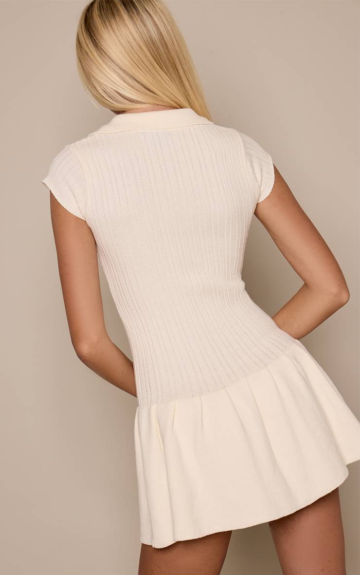 Crème Robe Mini Tricotée À Manches Courtes Et Taille Basse