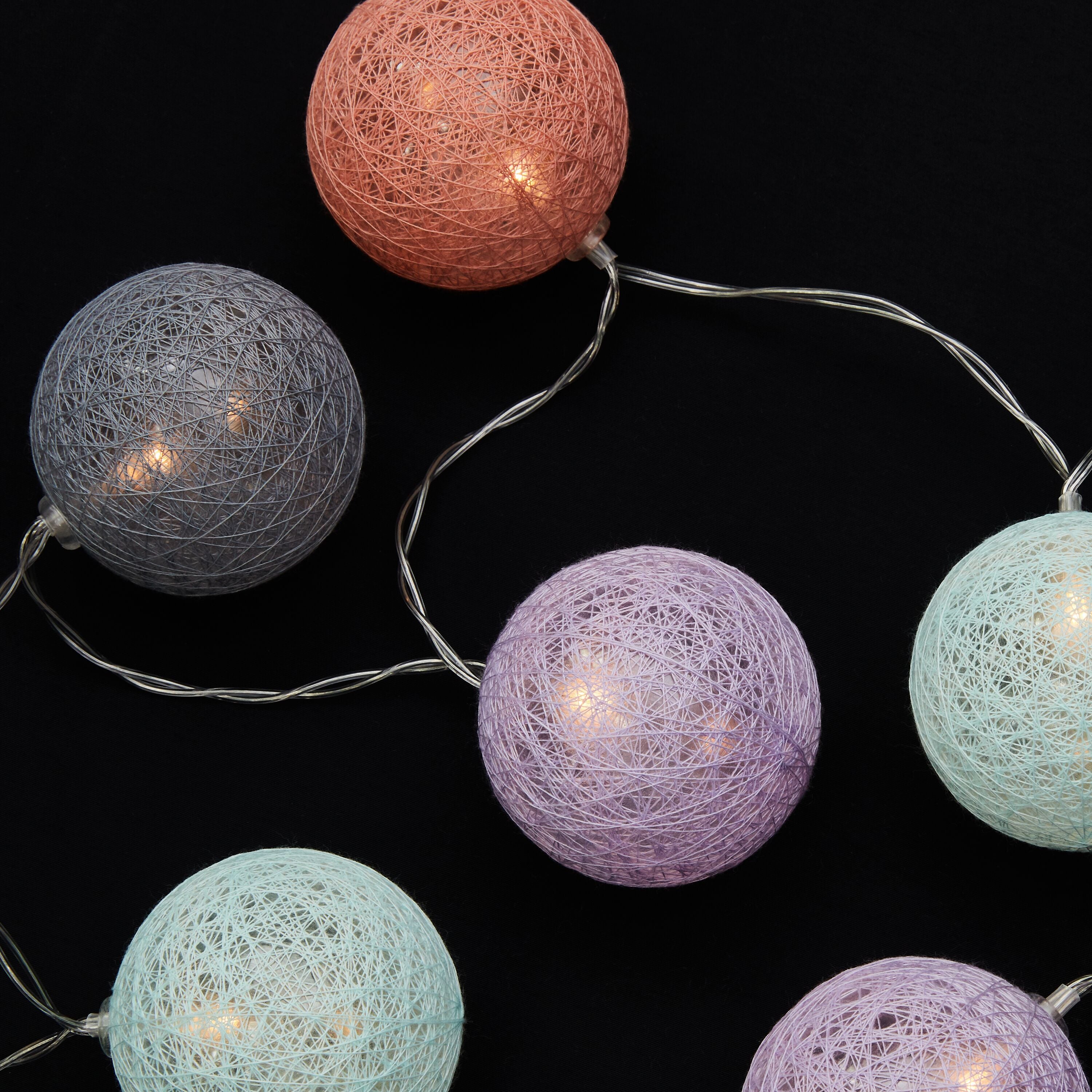 LISI Lichterkette Cottonball,farbig - Gelb, Grau, Violett / B: 230.0 cm x T: 6.0 cm x H: 6.0 cm