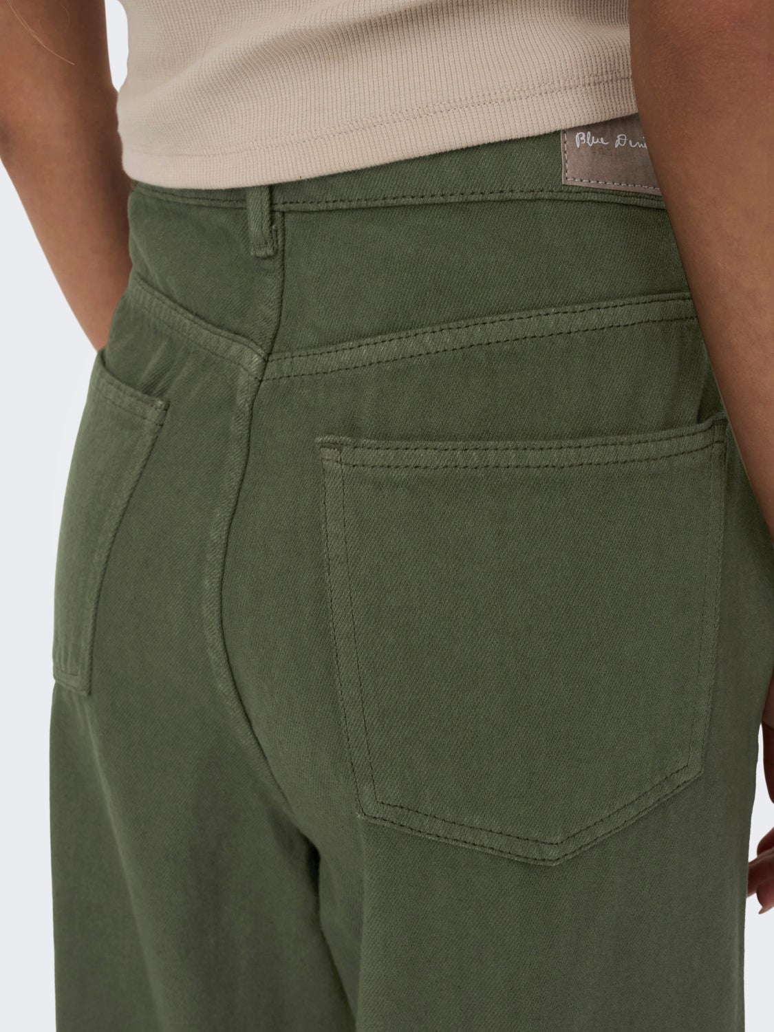 ONLCARO Mittlere Taille Karotte, locker geschnitten Jeans Kalamata