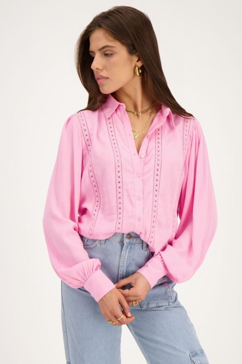 Roze blouse met tapes