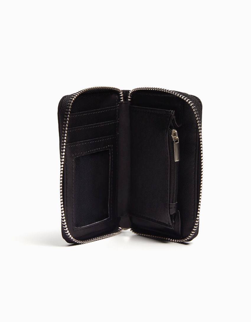 Bolsa com detalhe de placa