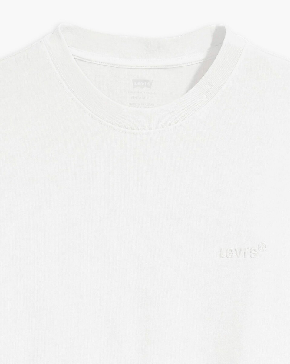 Camiseta LEVI'S com gola redonda e mangas curtas.