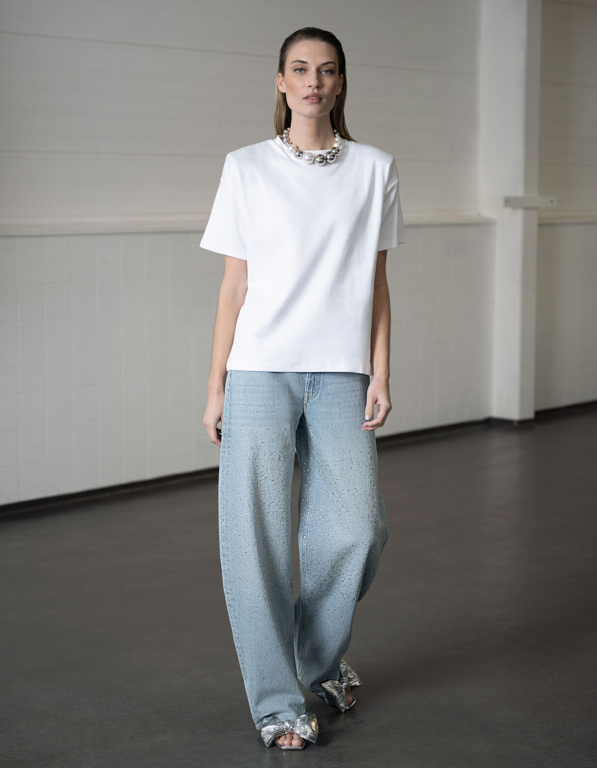 Strass Waterfall Barrel Fit Jeans Bleached