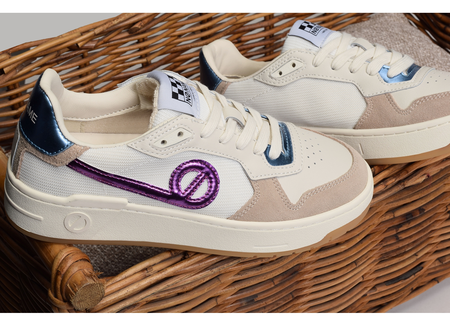 Kelly beige violet