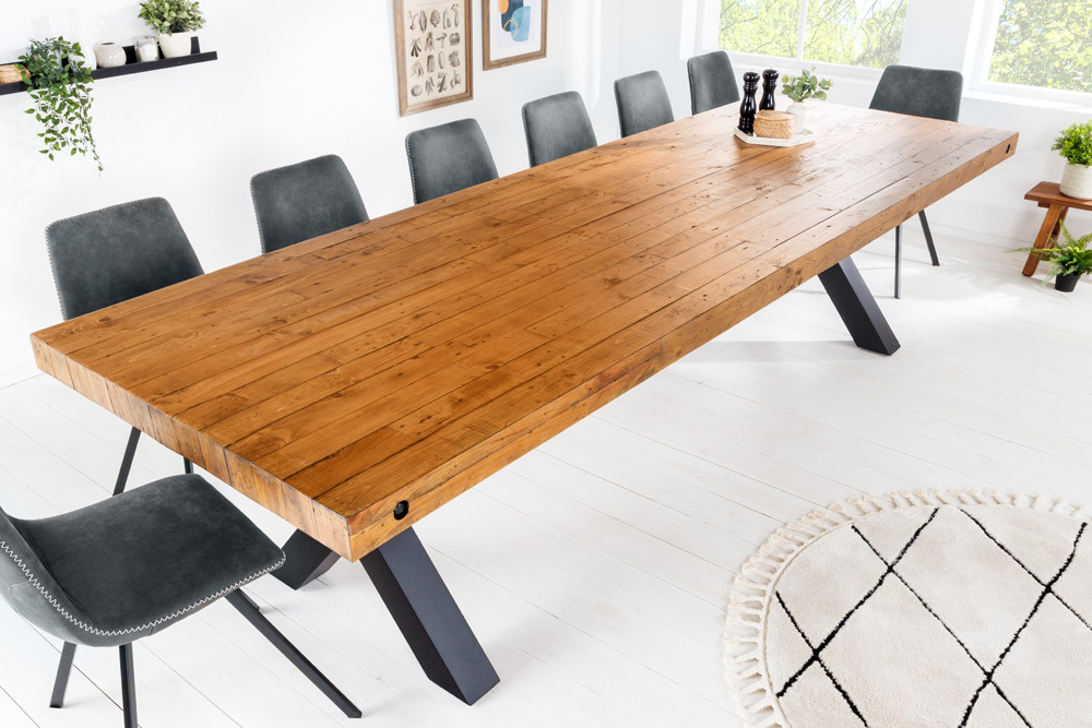 Massivholz Esstisch THOR 300cm vintage braun Pinie recycelt Industrial Design Eisen X-Gestell