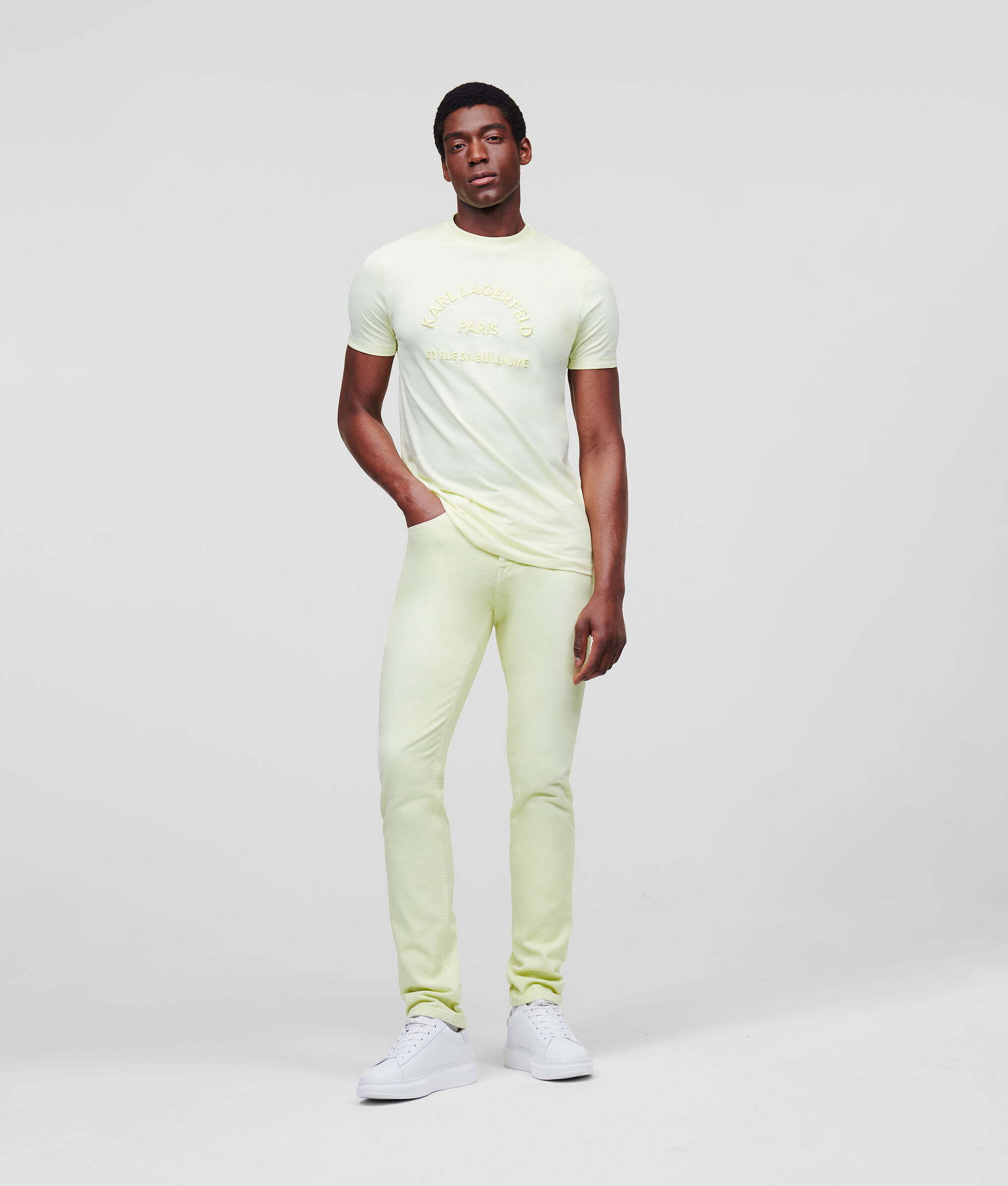 T-shirt avec logo brodé
