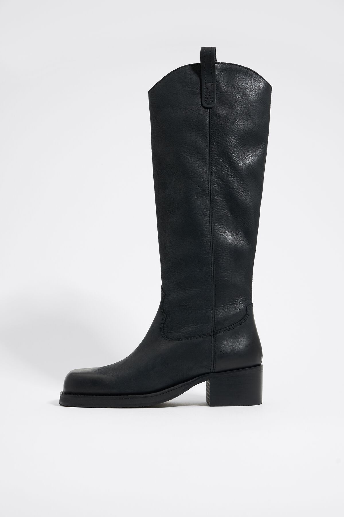 Bota de couro preta estilo gaúcho