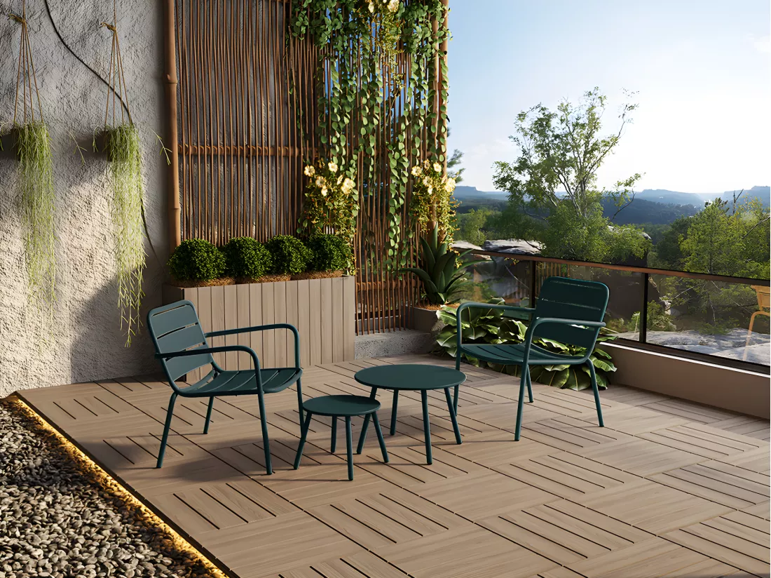 Salon de jardin en métal - 2 fauteuils bas empilables et tables gigognes - Vert sapin - MIRMANDE de MYLIA