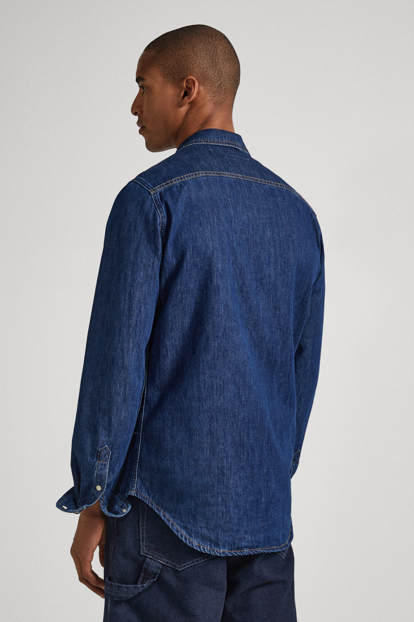 camisa jeans de corte regular