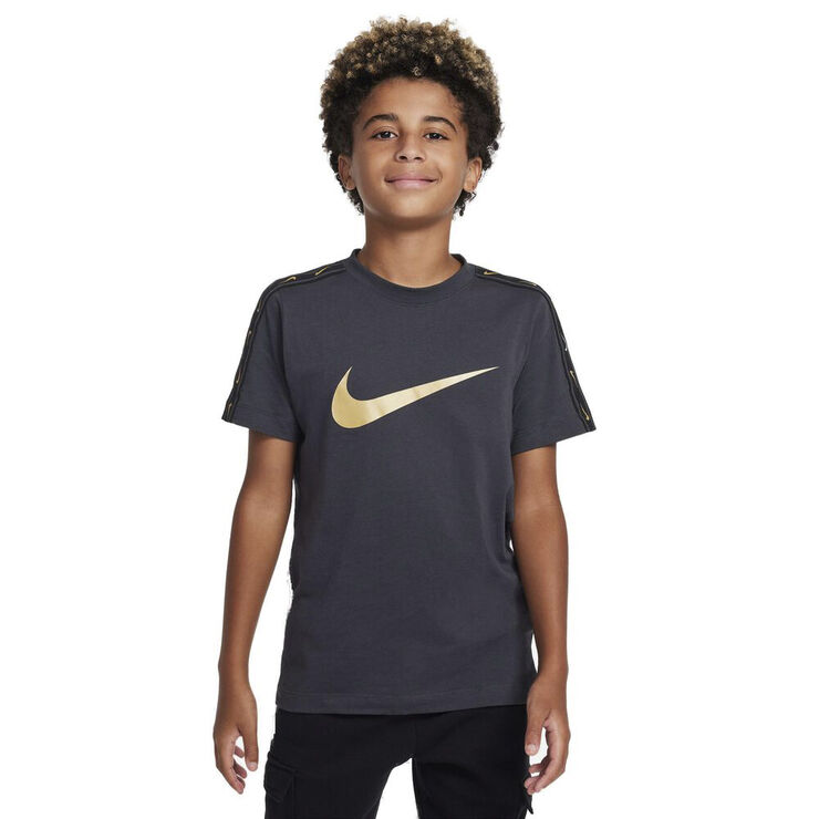Nike Sportswear Repeat T Shirt Sort