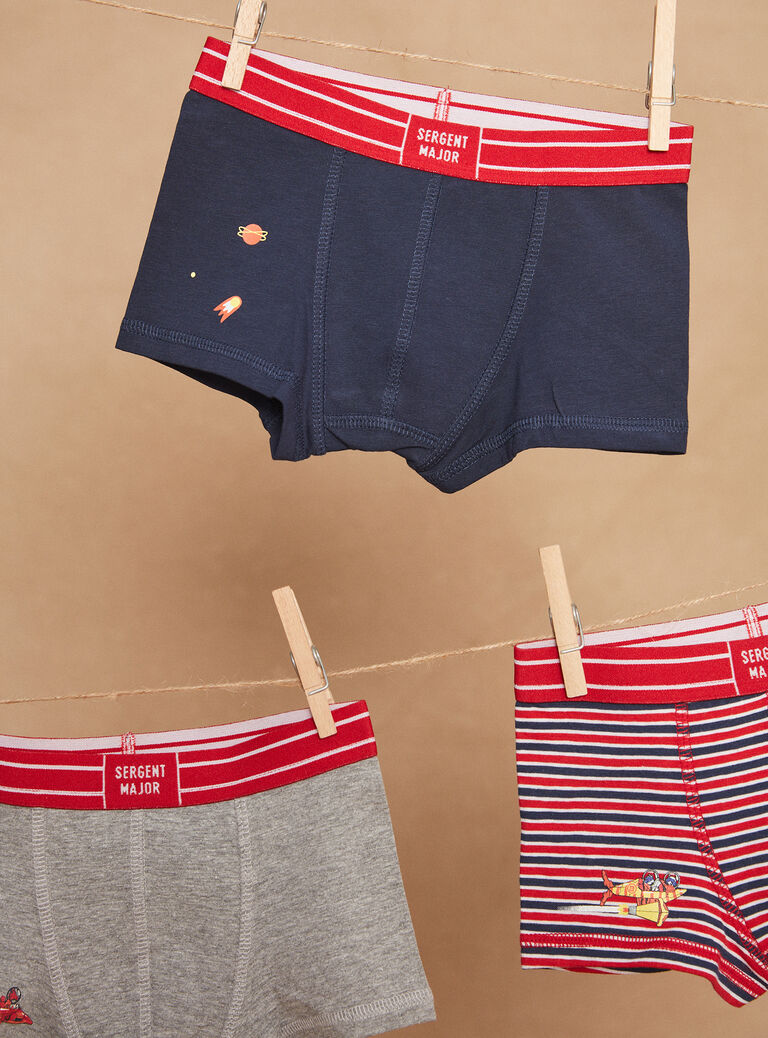 3 boxers bleu marine, rouge et gris à motif galaxies et imprimé à rayures