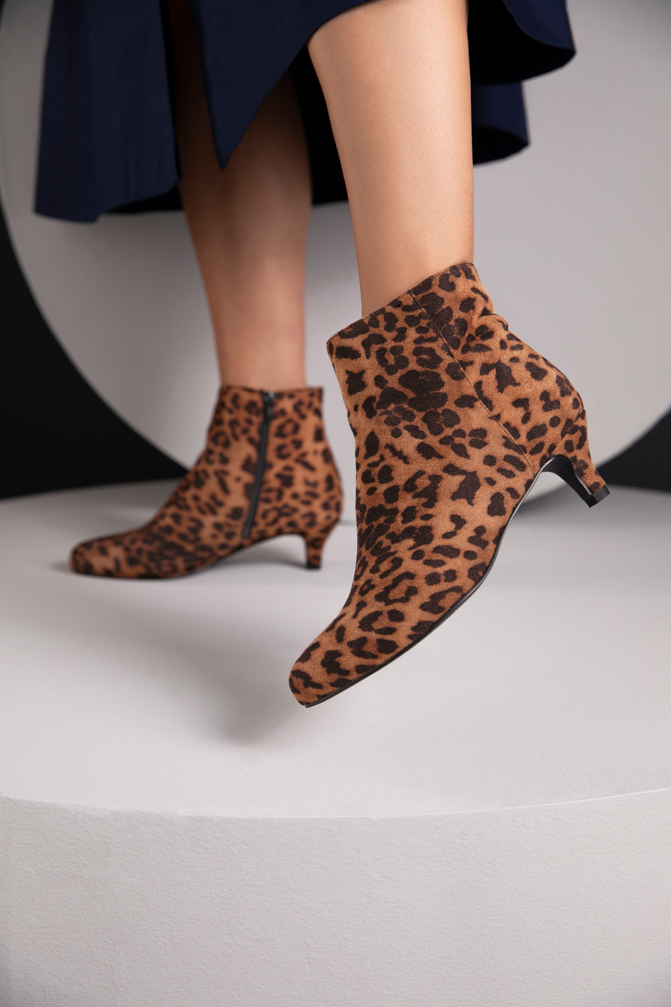 Aniston SHOES Stiefelette  , Reissverschluss-Ankelboots, Trichterabsatz - NEUE KOLLEKTION