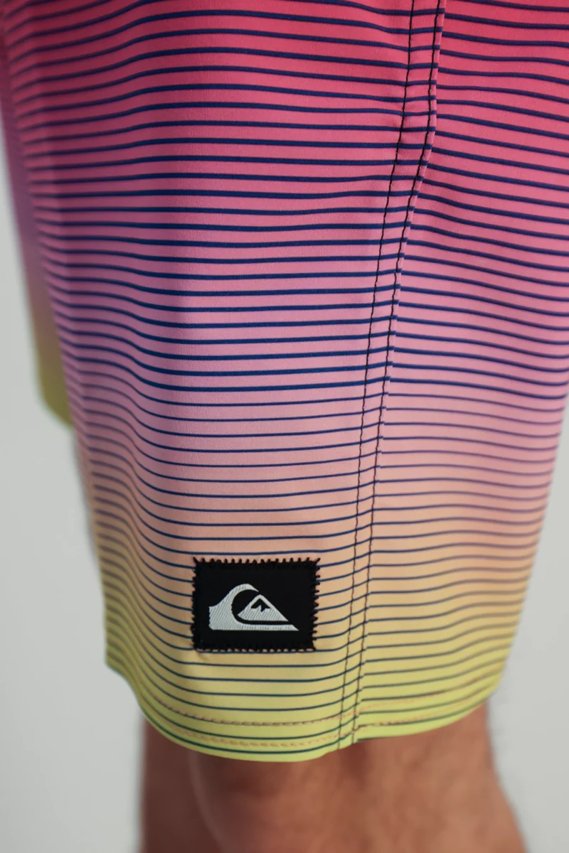 Quiksilver Surfsilk Massive 18 Inch Herren Badeshort