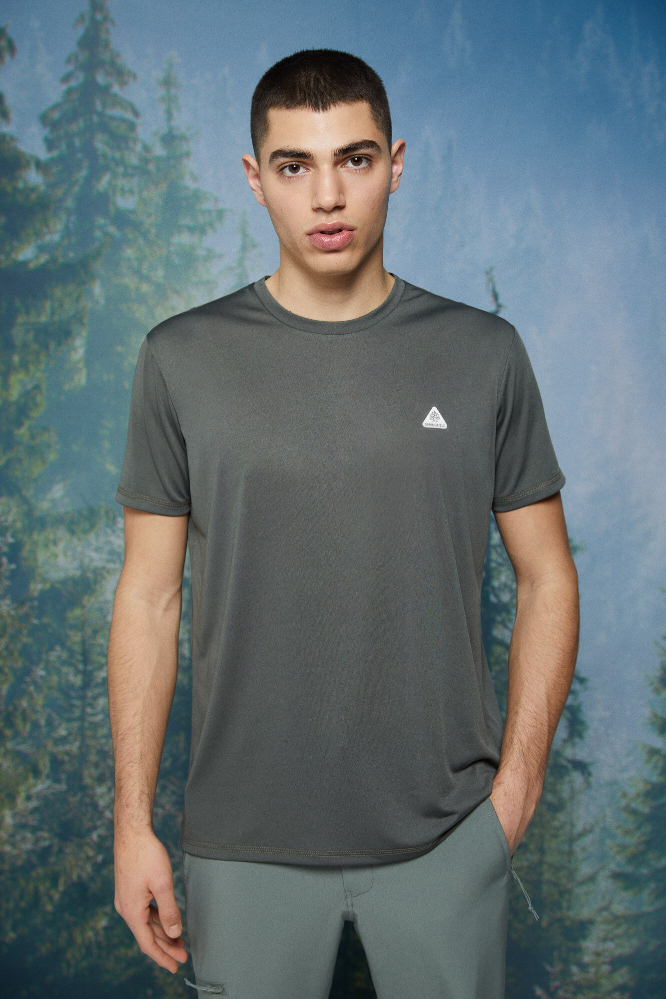 Camiseta Outdoor com recortes - cáqui escuro