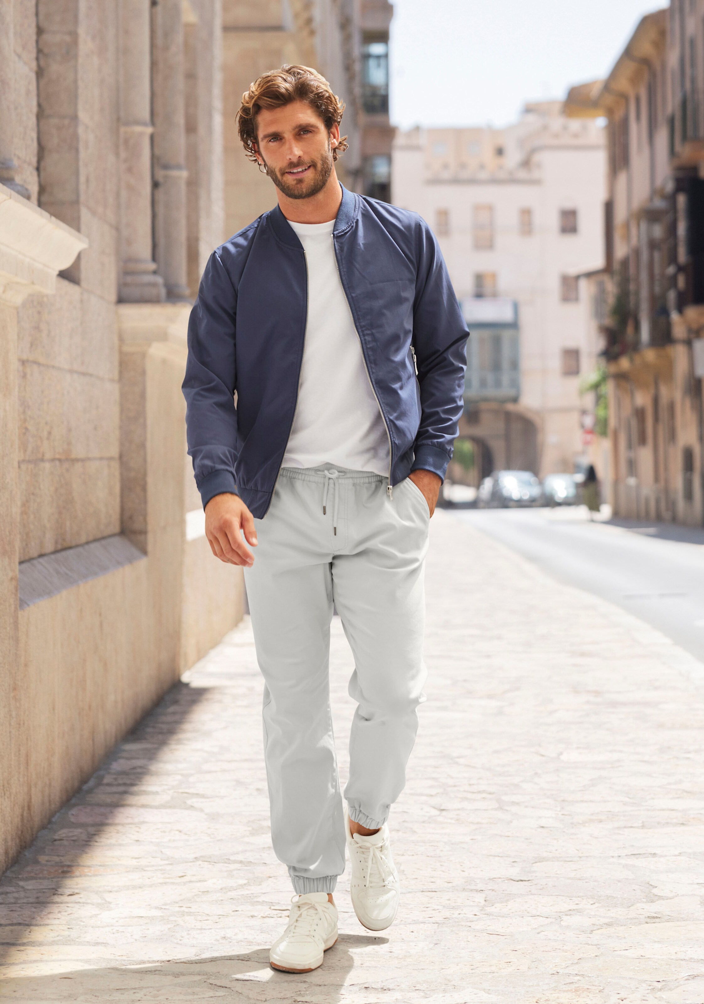 Jogger Pants in hellgrau