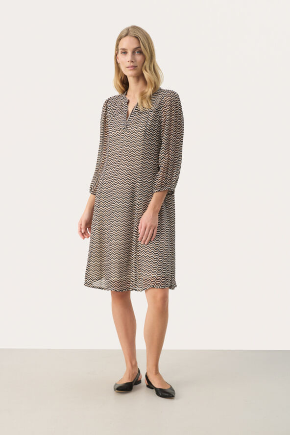 Part Two BotellePW DR Small black zig zag print