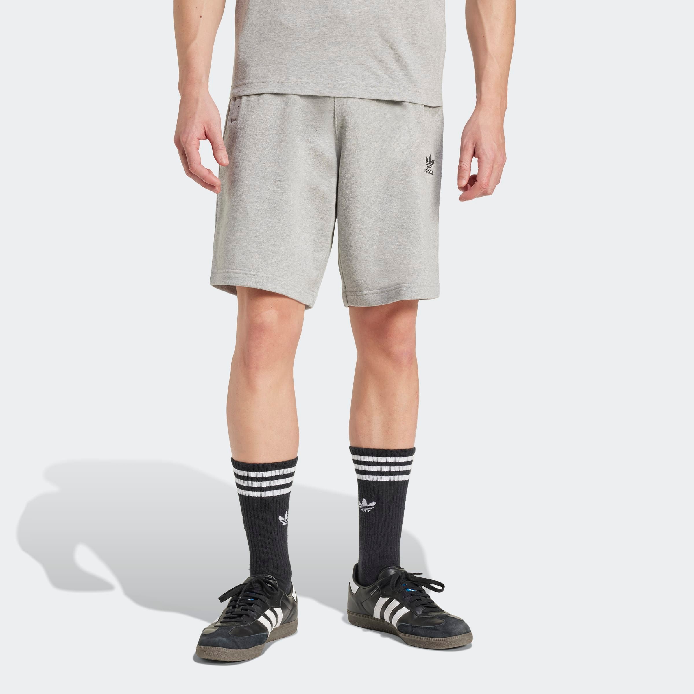 adidas Originals Shorts »ESS SHO«  Essential Sweat Shorts mit Logo, aus weichem French-Terry Material