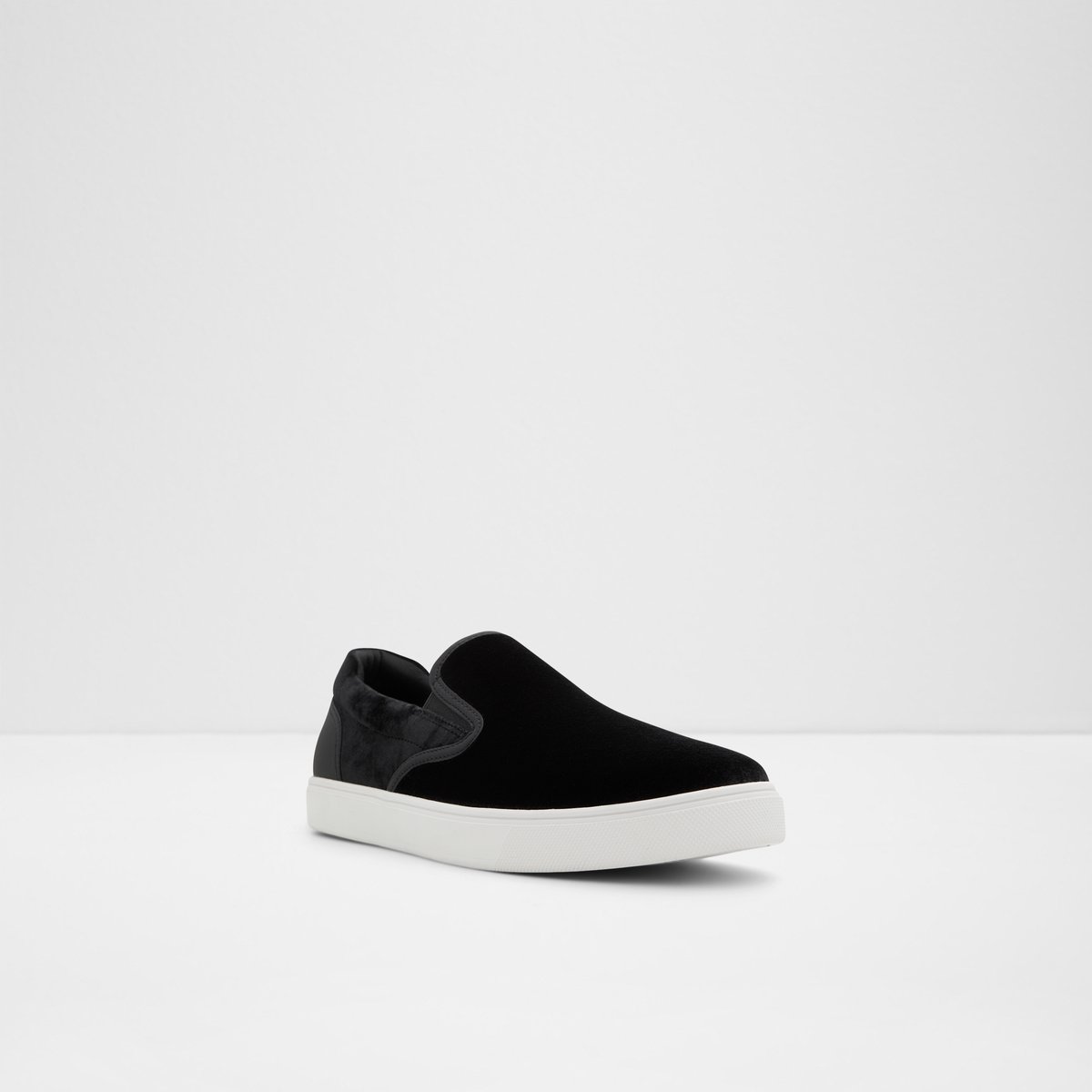 Proton Black Men Low top