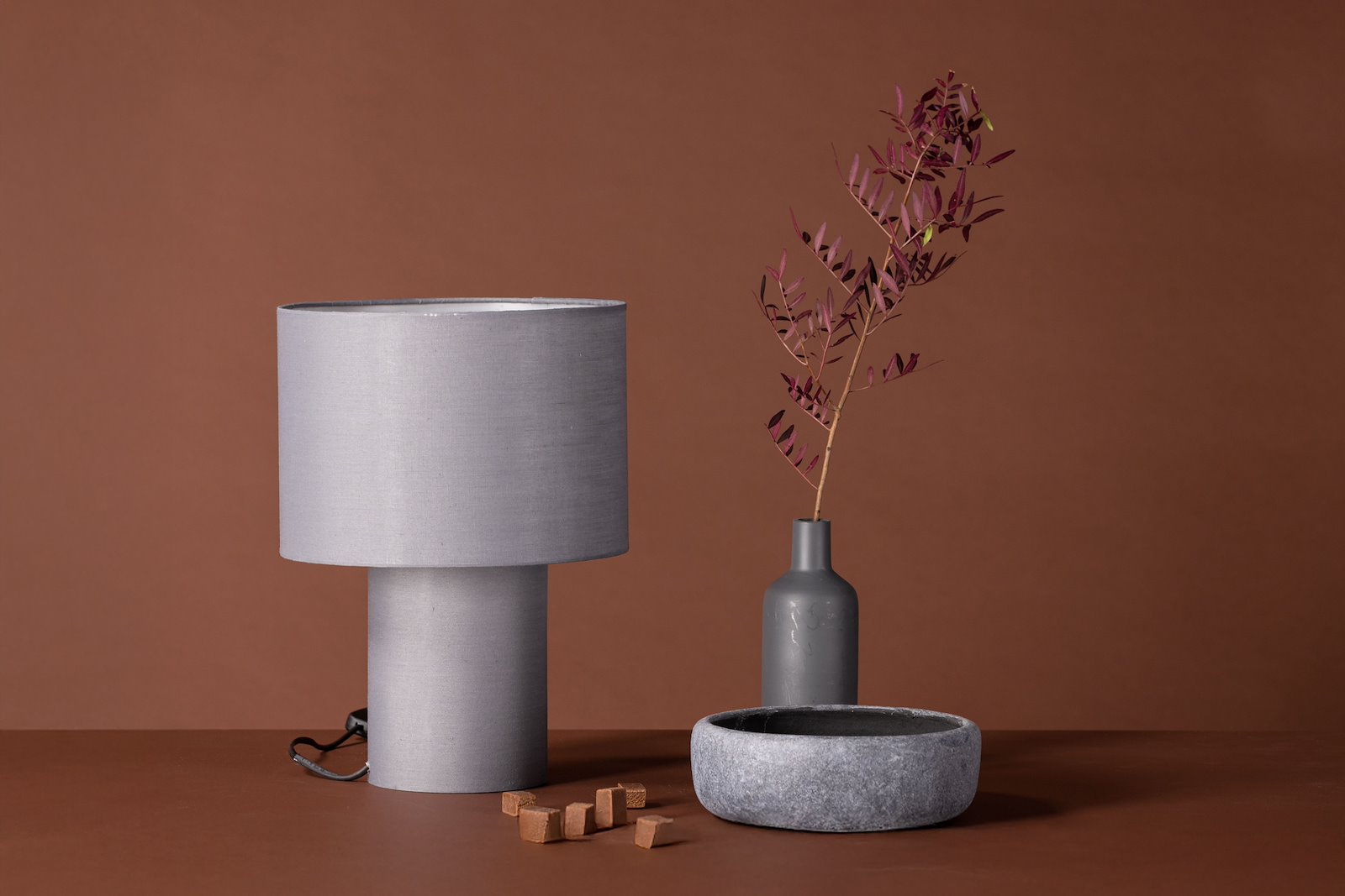 Etenio bordlampe Lys grå