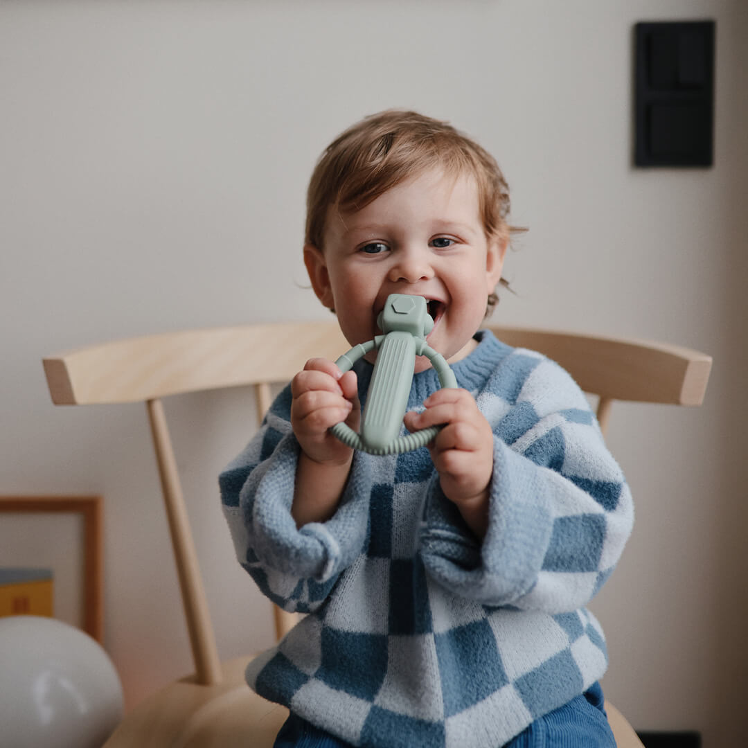 Mushie bijtspeelgoed met rammelaar robot
