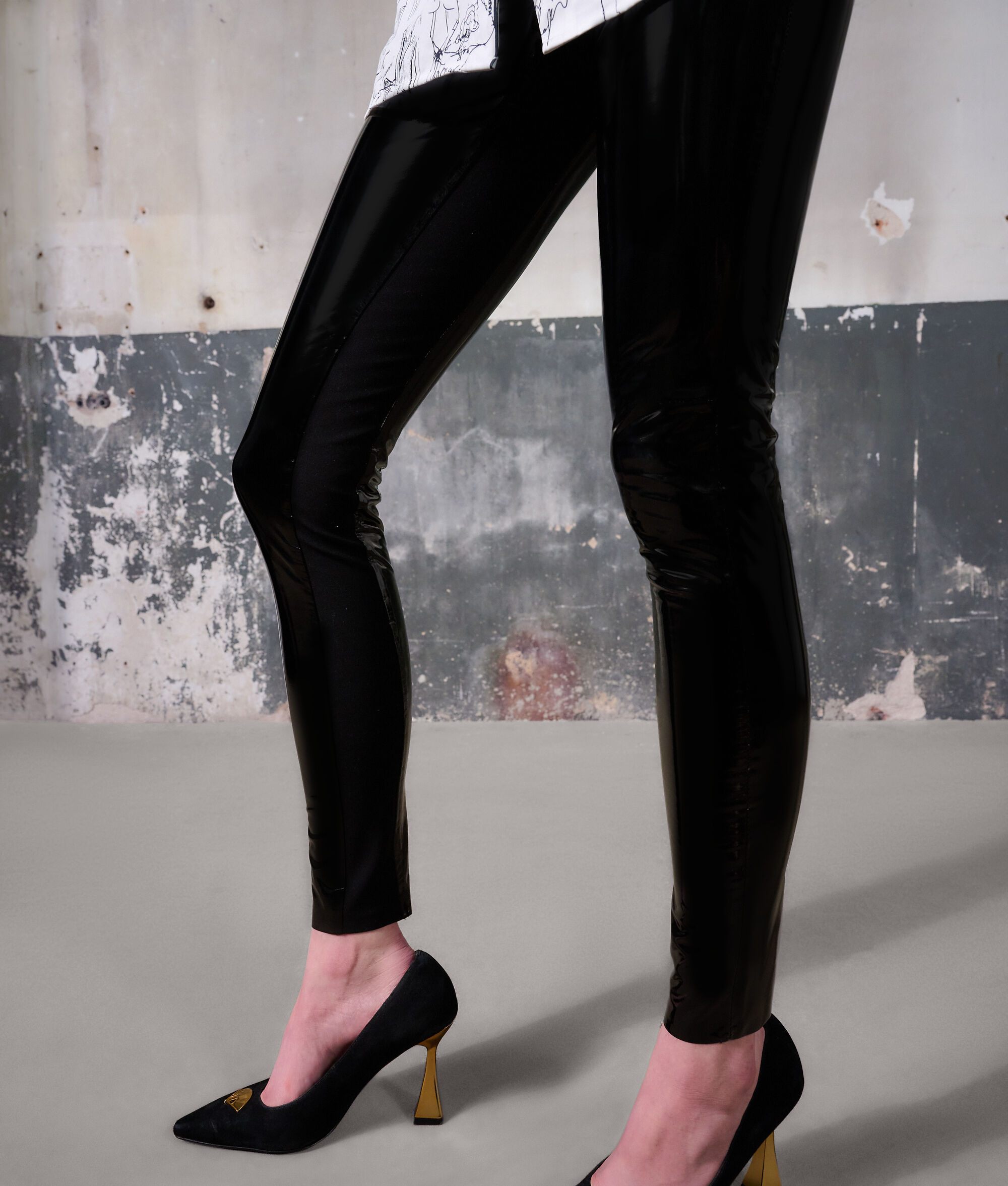LEGGING EN SIMILI-CUIR BREVETÉ