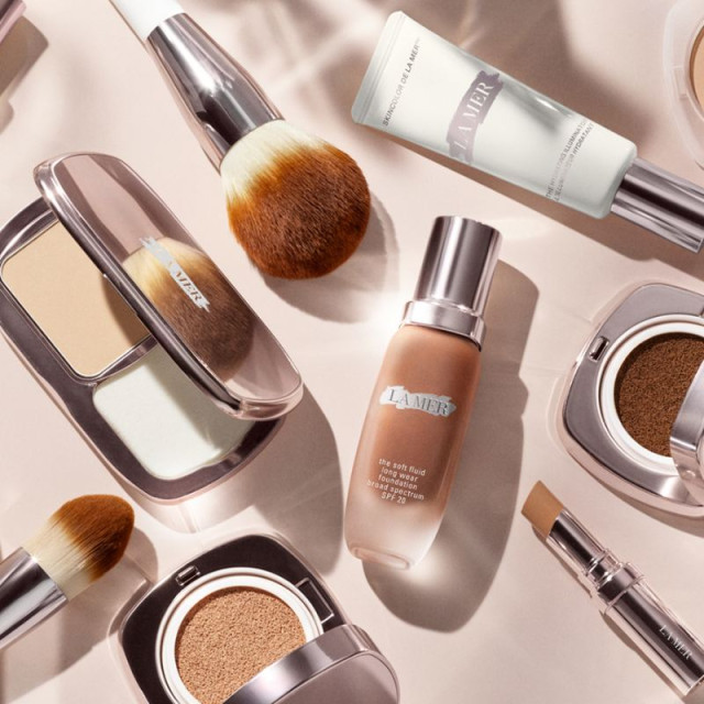 Le Fond de Teint Soyeux Régénérant longue tenue SPF 20 LA MER