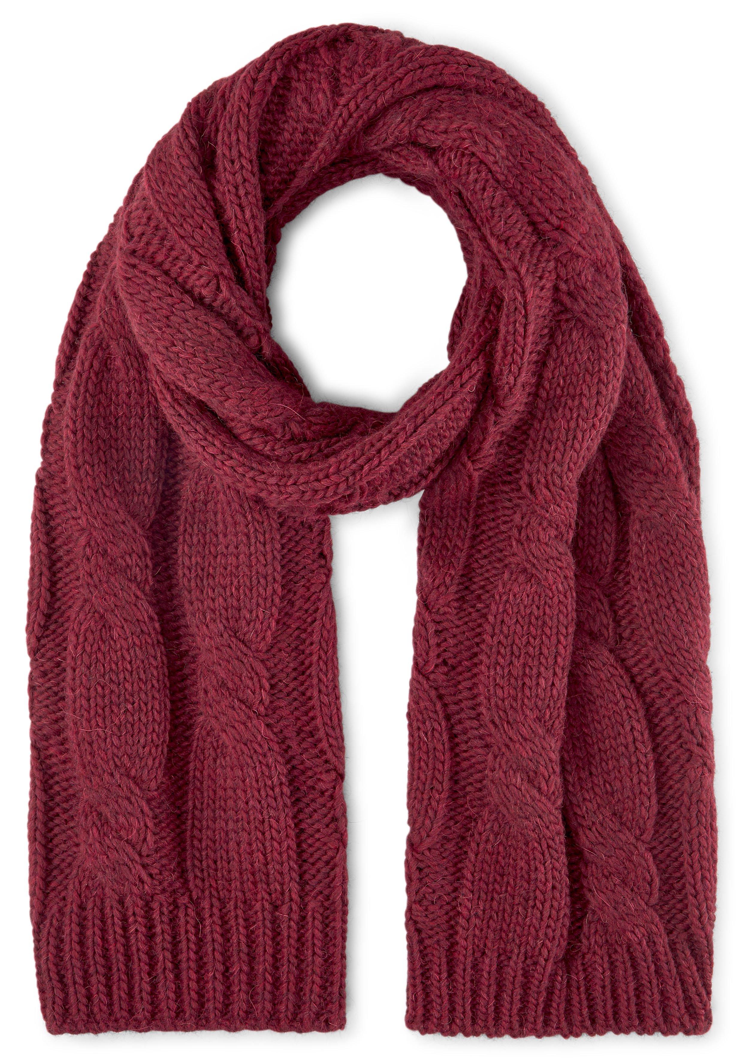 Strickschal mit Zopfmuster