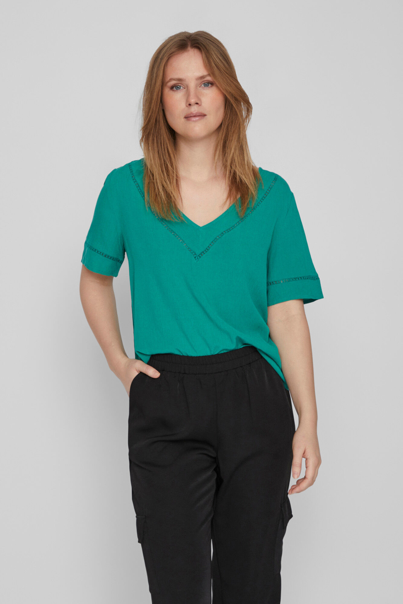 Camiseta feminina de manga curta com estampa vazada - Verde