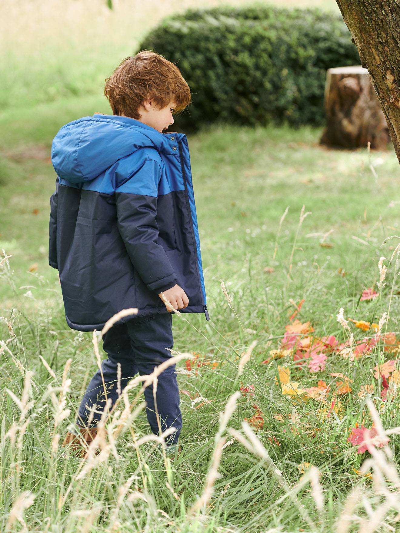 Parka técnica com capuz para meninos, marrom médio, lisa com estampas.