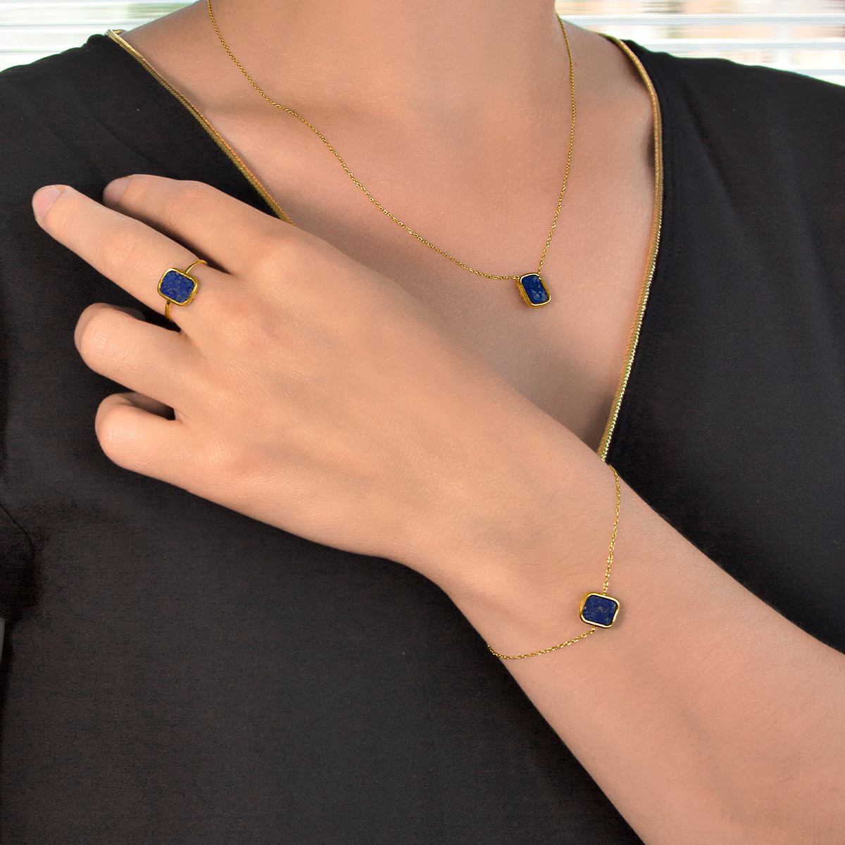 Bracelet or 750 jaune lapis lazuli rectangulaire 18.5 cm.