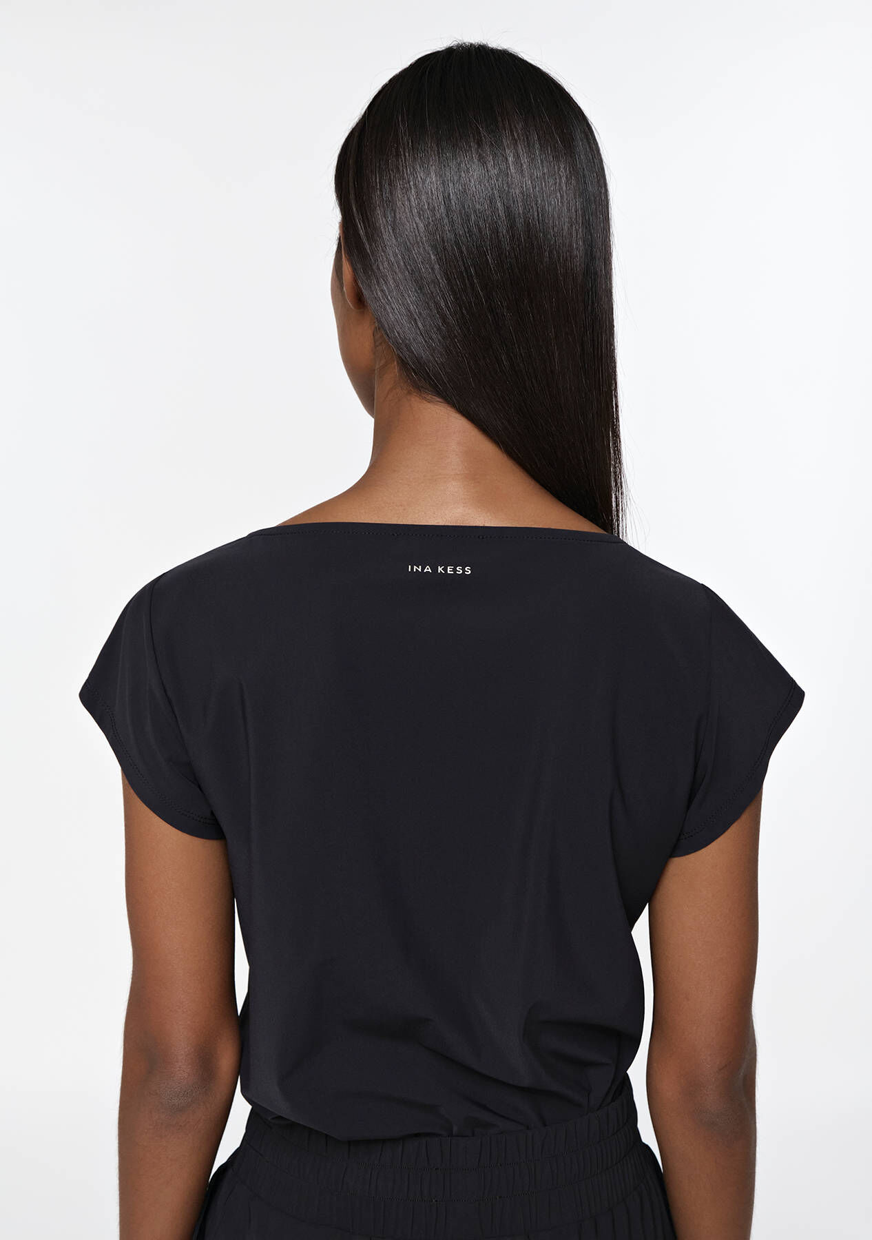 INA KESS| Damen T-Shirt OMNE