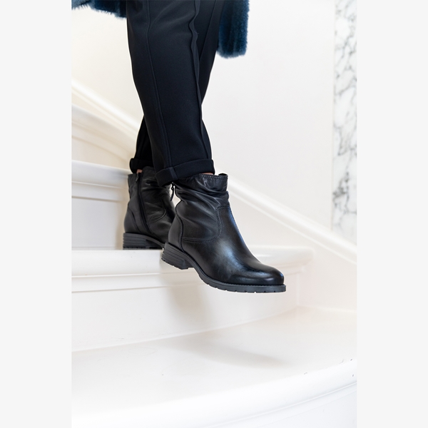 Hush Puppies leren dames enkellaarsjes zwart