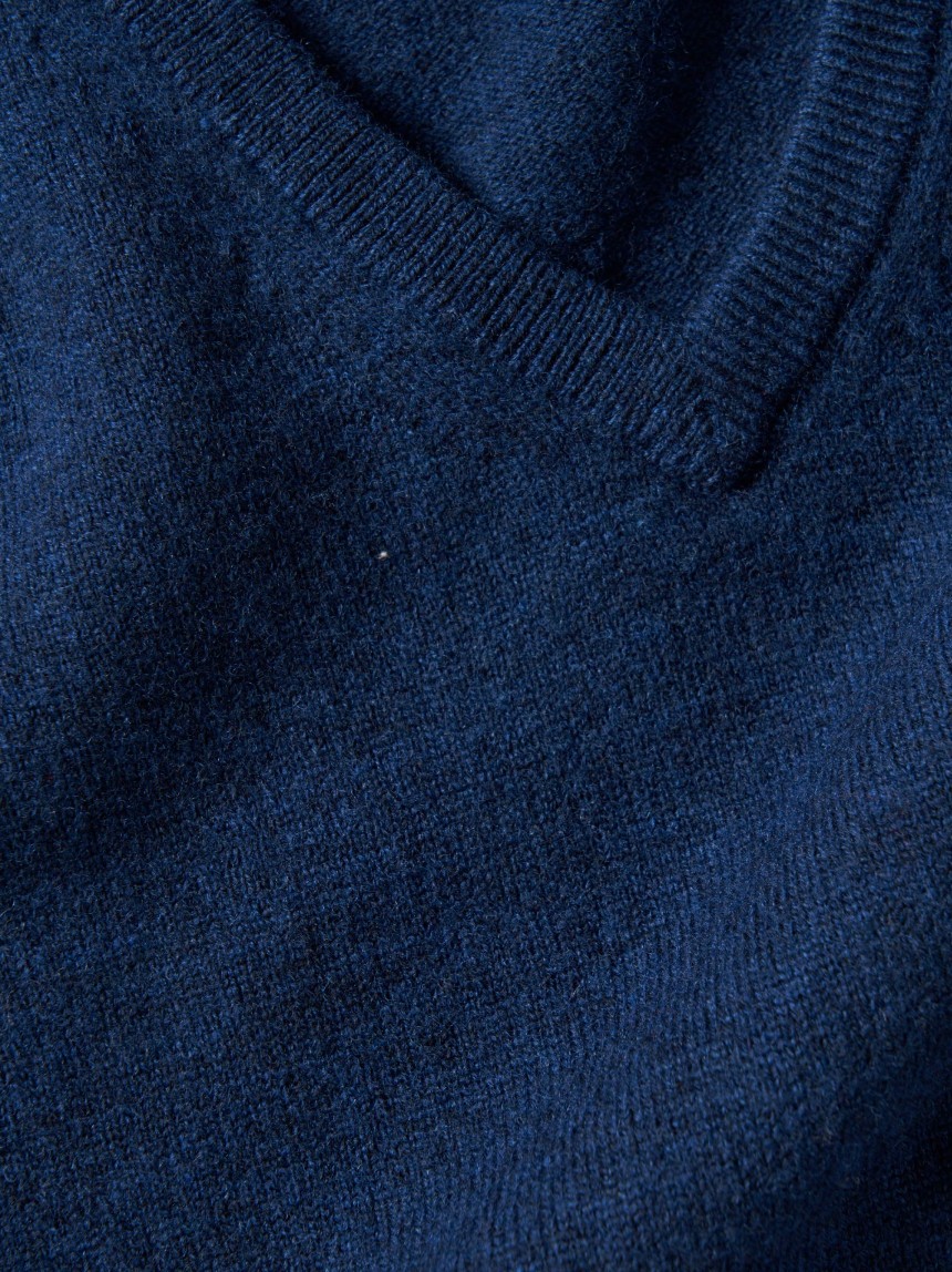 Pullover de lã decote em V