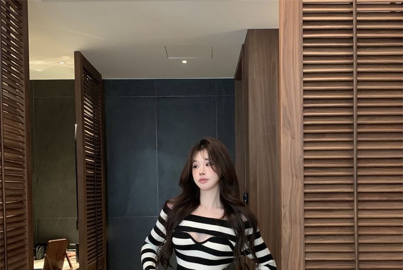 Letme - Off Shoulder Lange Mouwen Gestreepte Crop Top