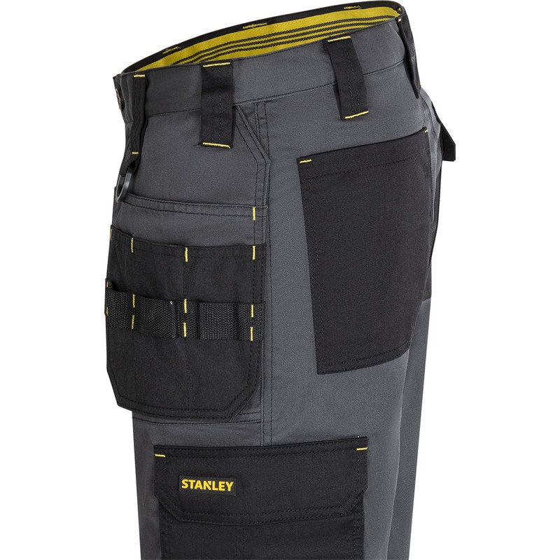 Stanley werkshort met holsterzakken 32 zwart
