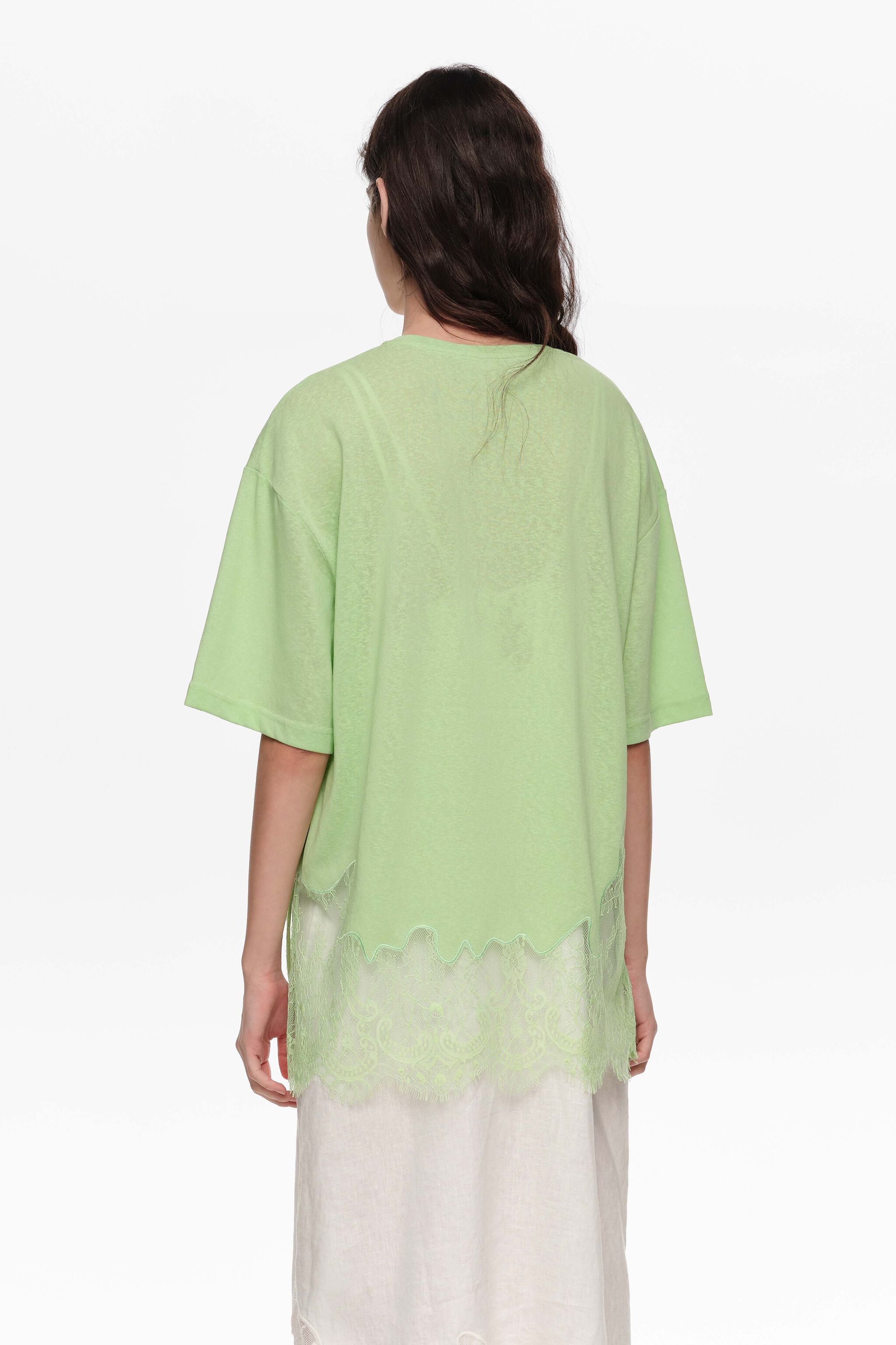 Camiseta longa de renda verde-maçã