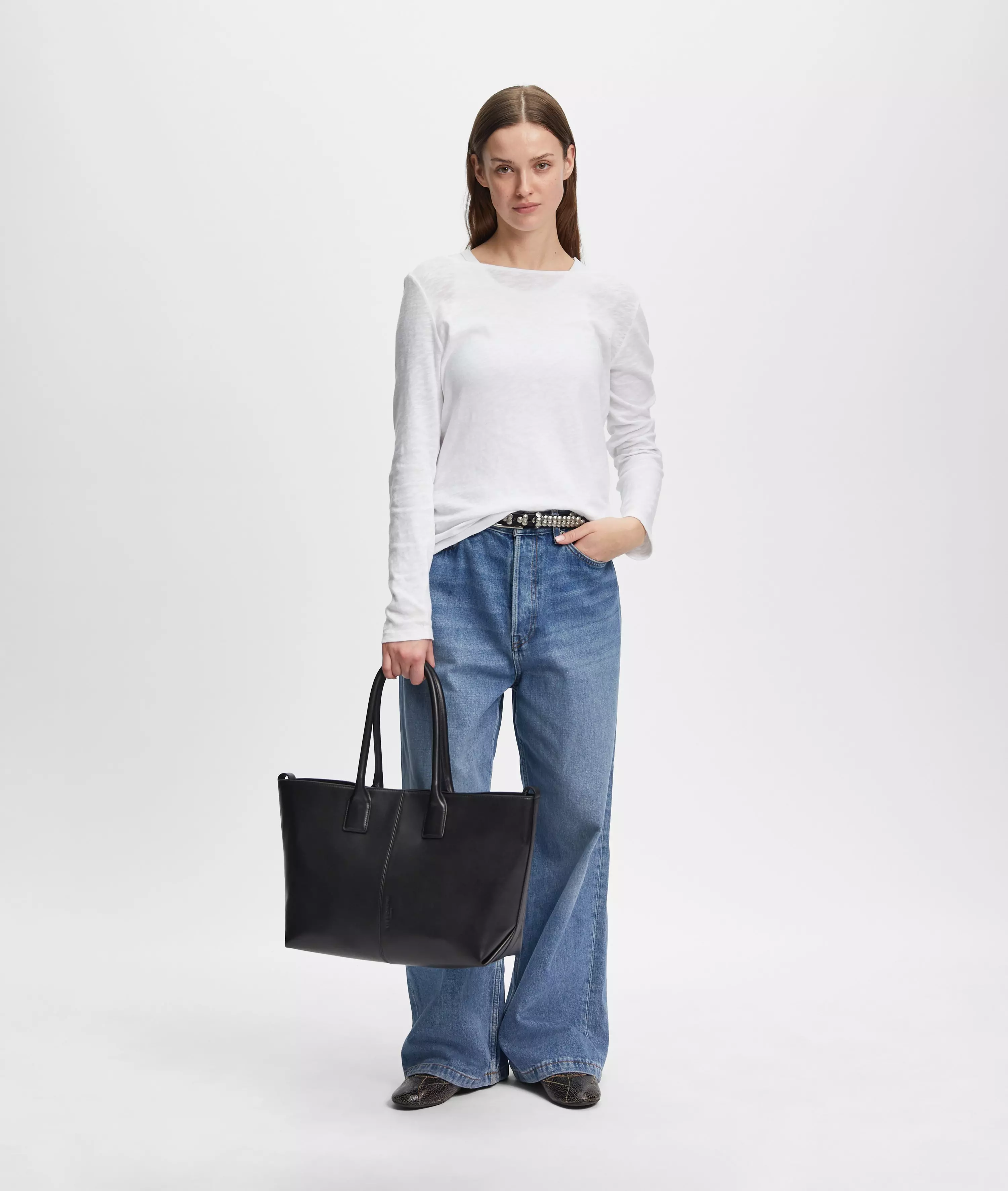 Chelsea Shopper M Spacious shopper made from soft nappa leather